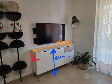 Mobile con ante e cassetti