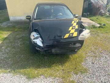 Fiat grande punto incidentata 