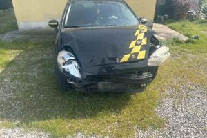 Fiat grande punto incidentata