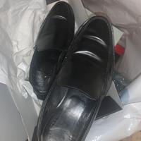 Mocassino nero elegante uomo