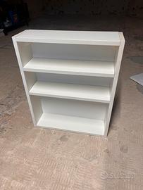 Mobiletto bianco (bagno o camere)