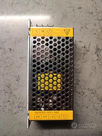 Alimentatore switching 12V 10A