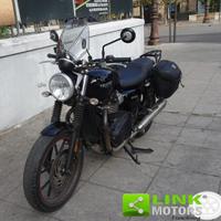 TRIUMPH Street Twin 900