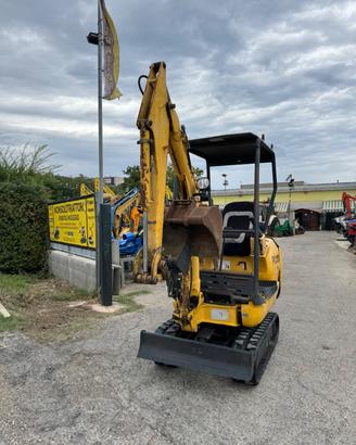 MINIESCAVATORE KOMATSU