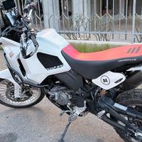 Ducati DesertX 2023