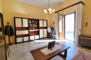 Indipendente con scoperto retrostante