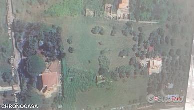 Spartà, ampio terreno con depositi e ruderi