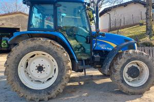 Trattore/Macchina Agricola New Holland T5060