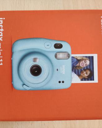 Fujifilm Instax mini 11 + 2 Instax film 