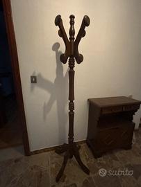 Appendiabiti in legno