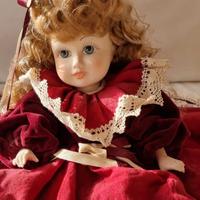 Bambola in porcellana Capodimonte dipinta a mano d