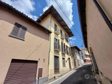 Immobile in asta di 252 m² con più di 5 locali a C