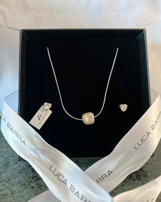 Orecchini a forma di cuore e Collana con perla