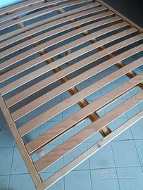 Materasso, doghe e cuscini