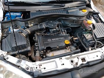 Opel corsa confort 1.2 benzina 