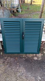 sportello in alluminio con maniglia e serratura 