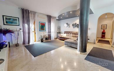 Luminoso quadrivani, con terrazza a livello, canti