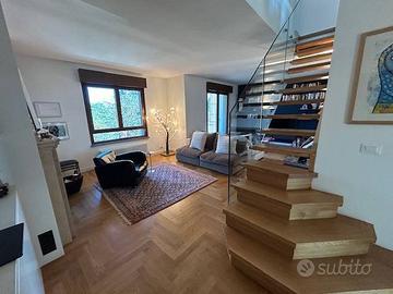 Appartamento di 180 m² con 4 locali e box auto dop