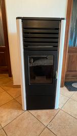 Stufa a pellet Maggie MCZ 10kw + aspiracenere