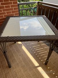 Tavolo da esterno con sedie