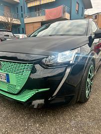 Peugeot elettrica e-208 136cv