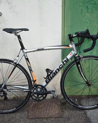 Bianchi ViaNirone bici da corsa Campagnolo 10v