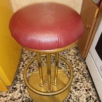 Sgabello in pelle rossa anni ‘70