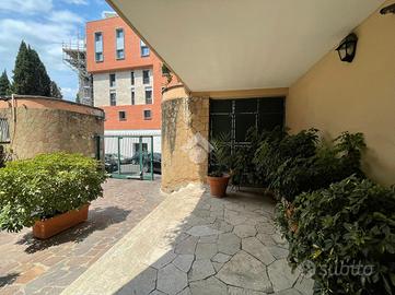 MONOLOCALE A ROMA