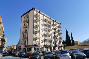 4 LOCALI A PALERMO
