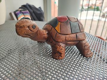 tartaruga in legno fatta a mano 