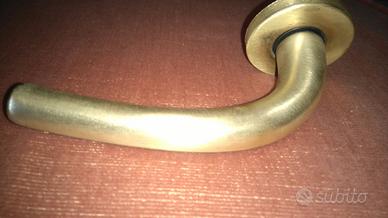 Maniglie e pomoli per porte