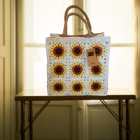 Borsa granny girasole all'uncinetto