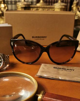Eccellenti occhiali da sole BURBERRY 