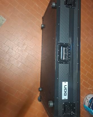flightcase udg per mixer e cdj grandi 