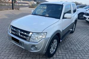 MITSUBISHI Pajero 3.2 DI-D 16V aut. 3p. Instyle
