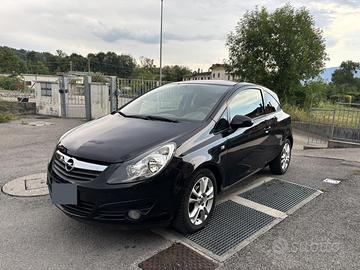 Opel Corsa 1.4 Benzina – OK NEOPATENTATI