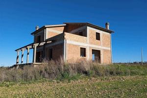 Rustico / Casale di 280 m² con più di 5 locali a T
