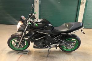 Moto Kawasaki  ER- 6N 650