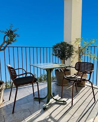 2 Poltroncine e 1 Tavolo in acciaio verniciato