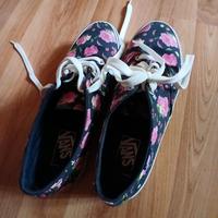 vans era woman numero 37 disegno rose sfondo nero