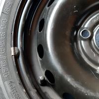 Ruota di scorta  con accessori 