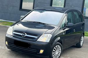 Opel Meriva 1.6 Benzina – Ideale per Famiglia