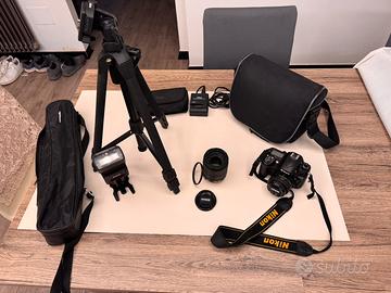 Nikon D7000 + 2 obiettivi + Flash + Treppiede