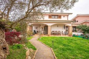 Villa di 135 m² con 5 locali a Anguillara Sabazia