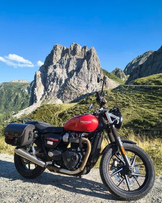 Triumph Street Twin 900