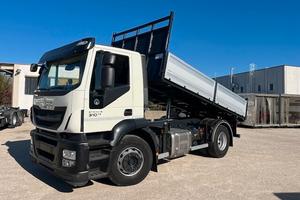 Iveco Stralis 310 Euro 6 con ribaltabile trilatera