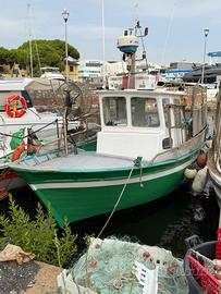 Barca da pesca con licenza