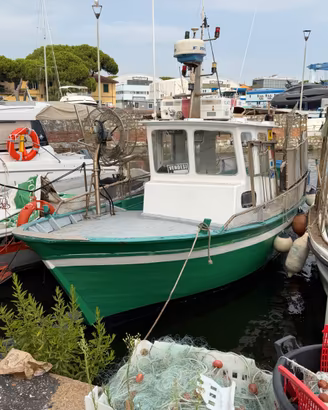 Barca da pesca con licenza