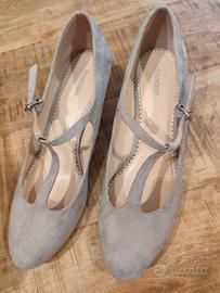 scarpa con tacco e laccetto