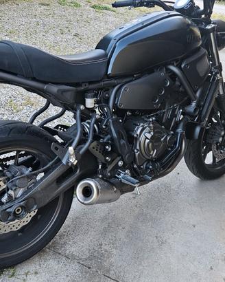 YAMAHA XSR700